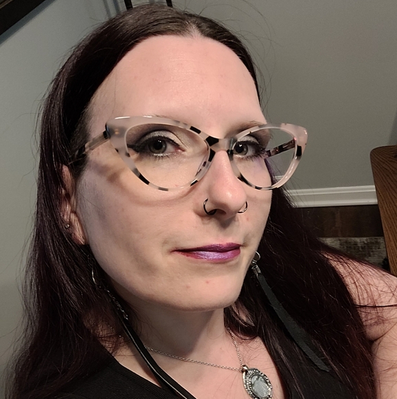 Meet your Posher, Mellissa - Picture 2 of 2